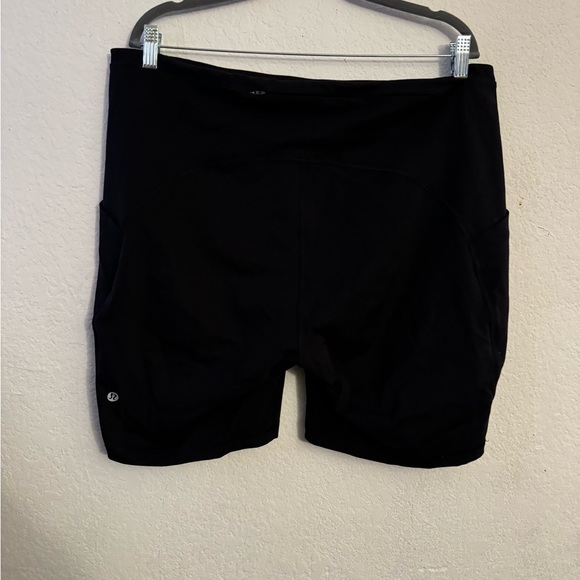 Lululemon biker shorts - Picture 5 of 6